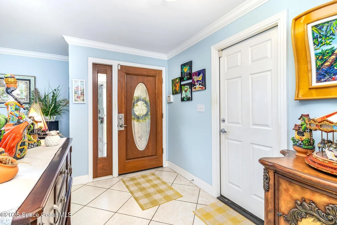 Photo of 425 Sparrow Drive