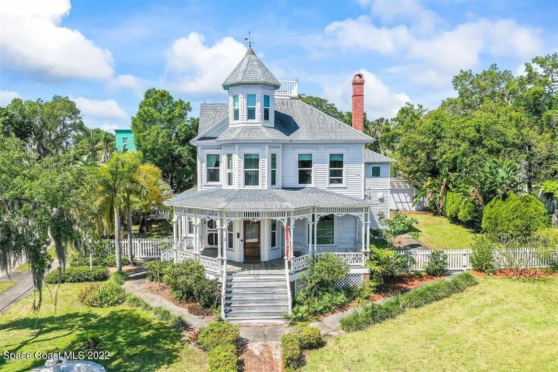 Photo of 1736 Pineapple Avenue