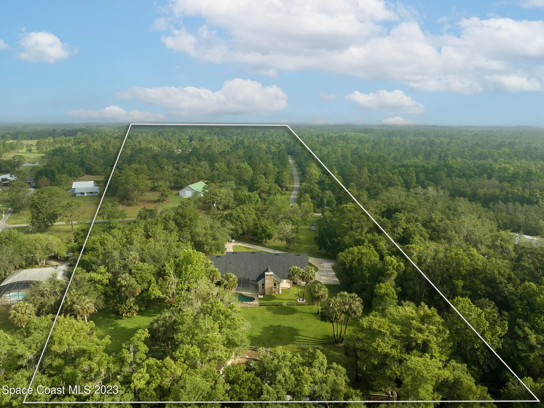 Photo of 927 Iron Bend Trail