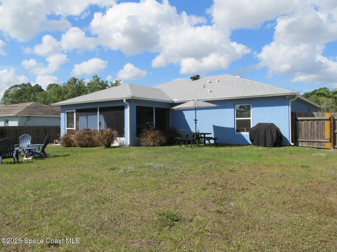 Photo of 2811 Detached Circle SE