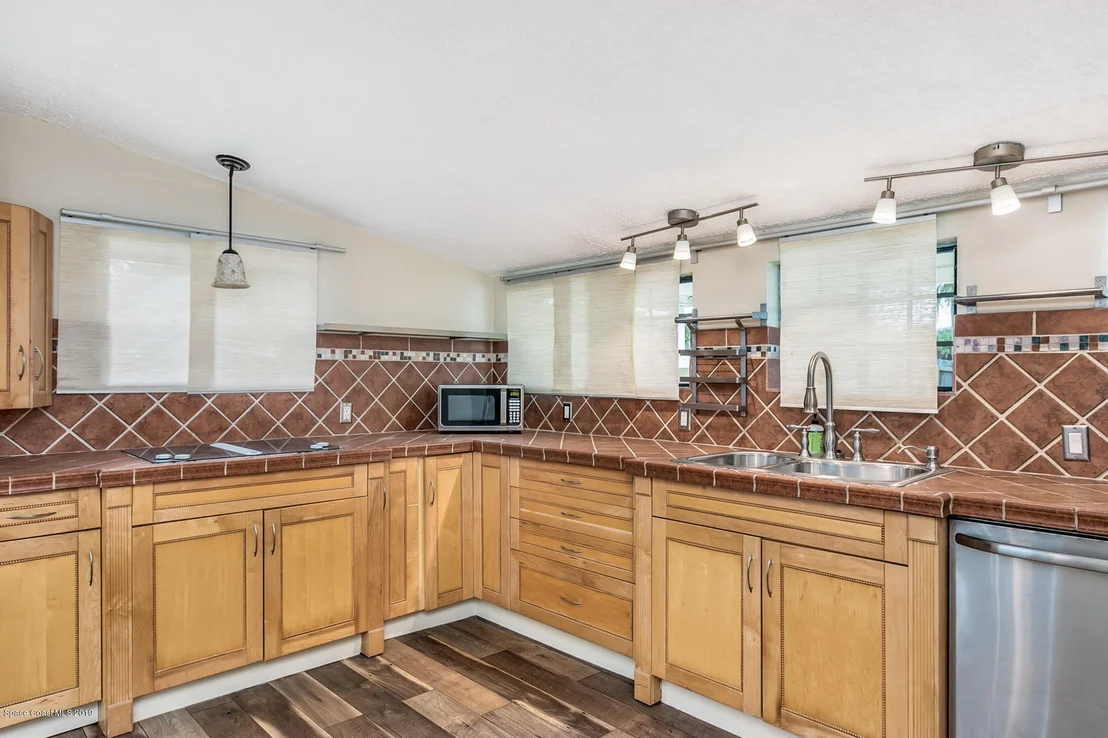 Photo of 2115 Palm Avenue