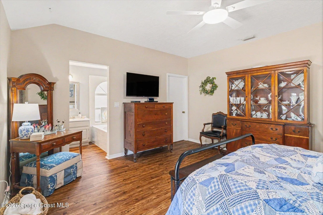 Photo of 1051 Mandarin Drive NE