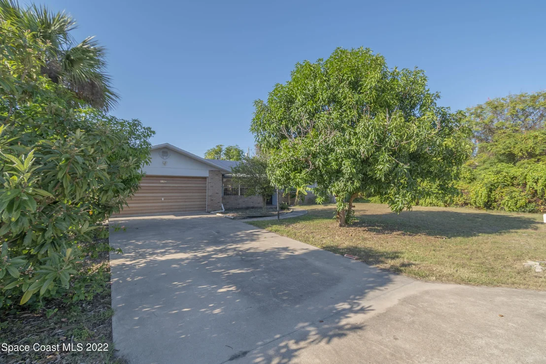 Photo of 936 Clayton Drive