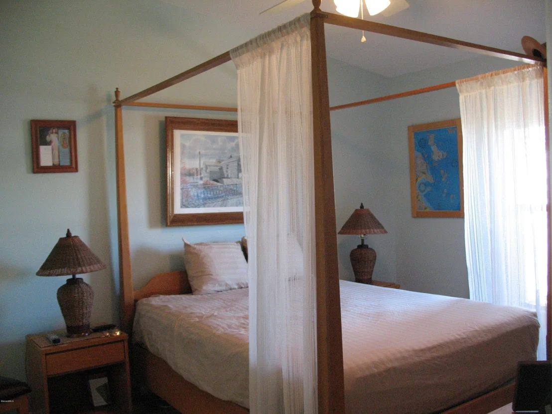 Photo of Unit 105 at 975 Luminary Circle