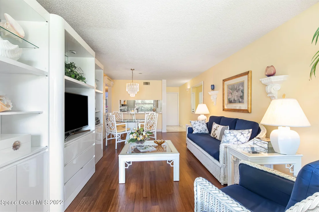 Photo of Unit 202 at 6068 Willowpointe Circle