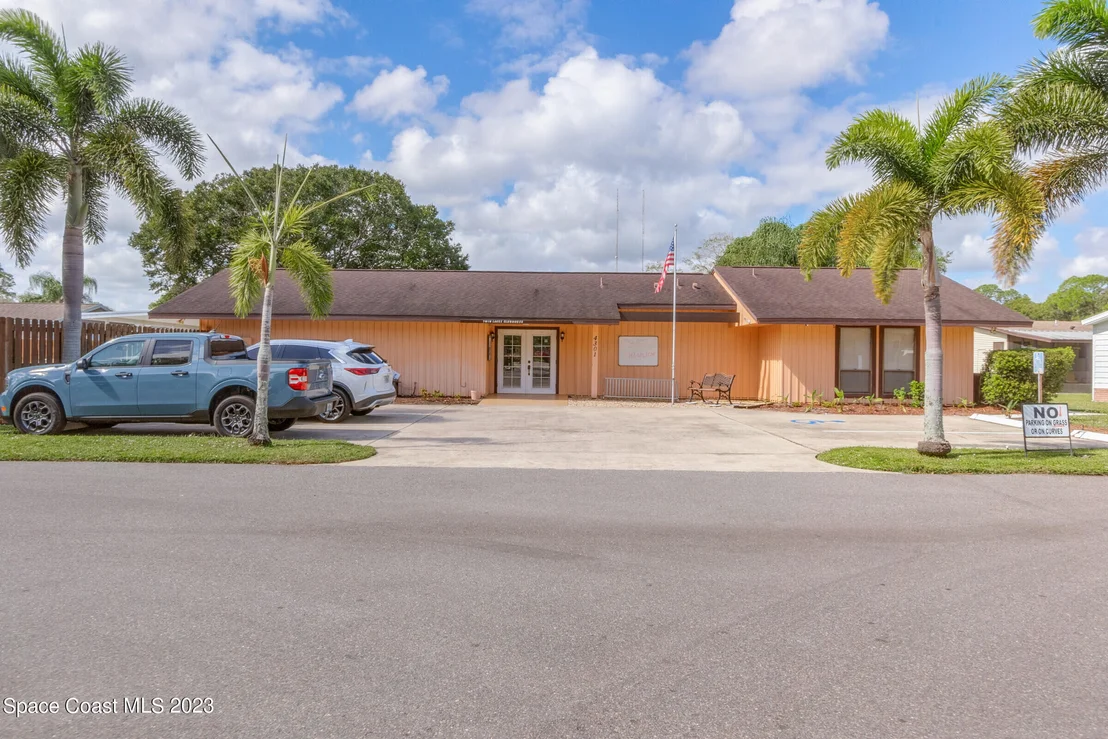 Photo of 4423 Twin Lakes Drive