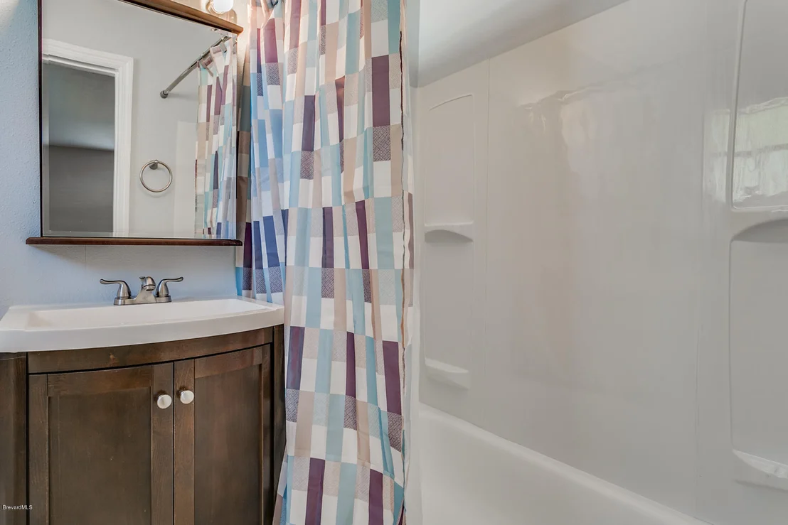 Photo of Unit 0 at 1835 Lansing Street