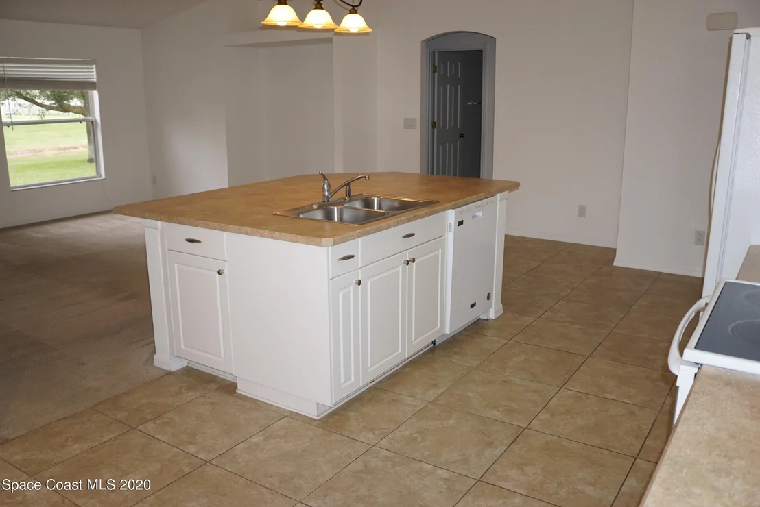 Photo of 1101 Morgan Circle NE