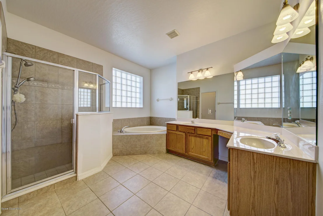 Photo of 3516 Peninsula Circle