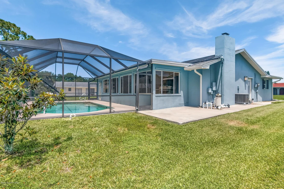 Photo of 790 Pebble Beach Avenue NE