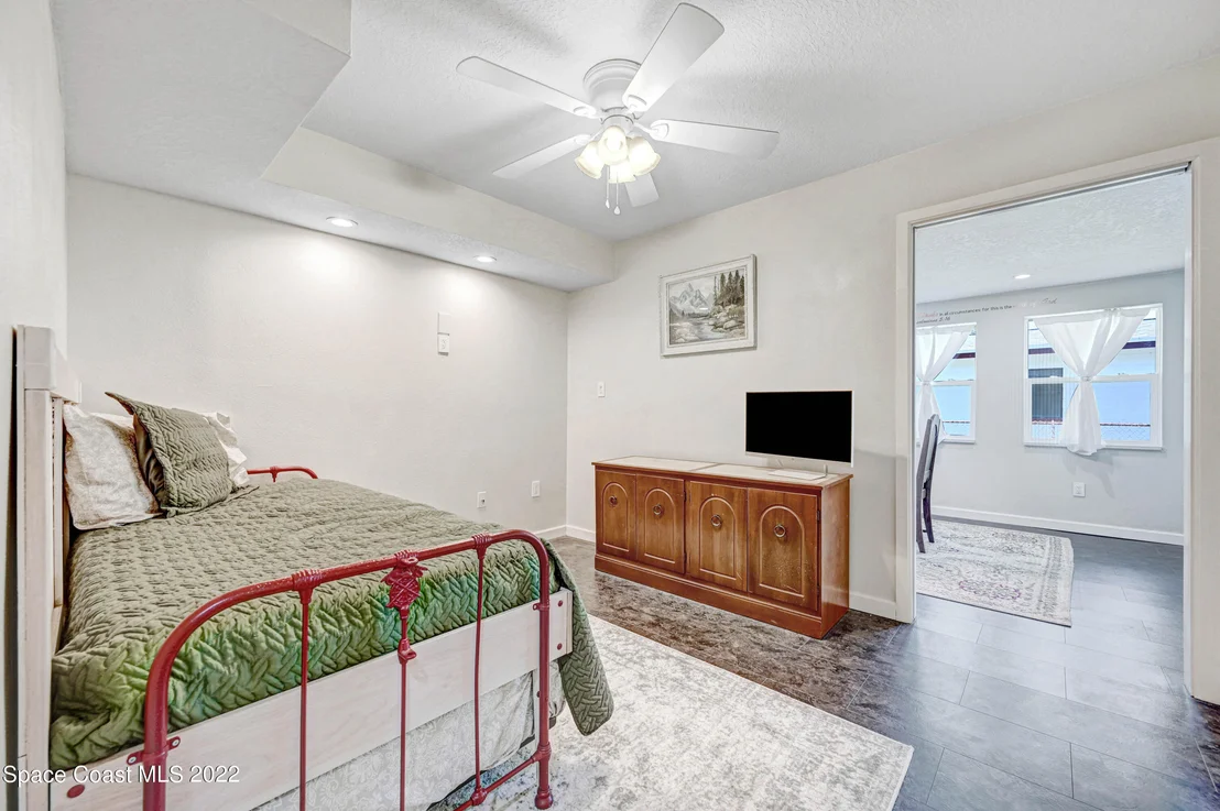 Photo of 1005 George Avenue