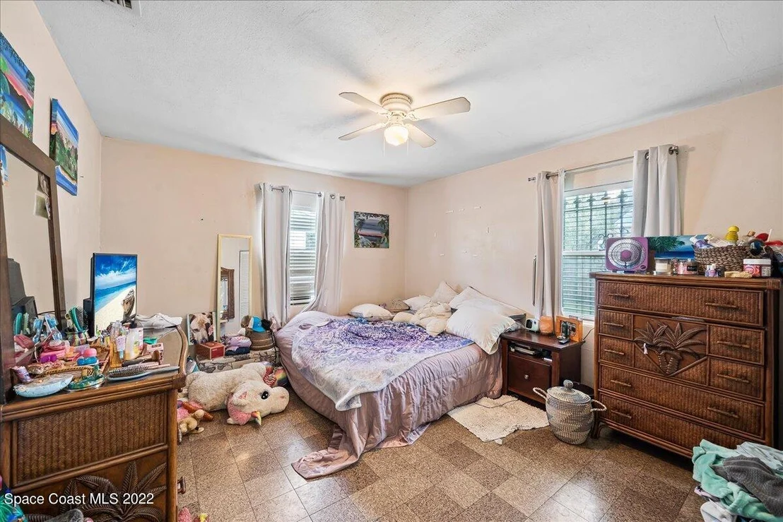 Photo of 1057 Riverdale Drive