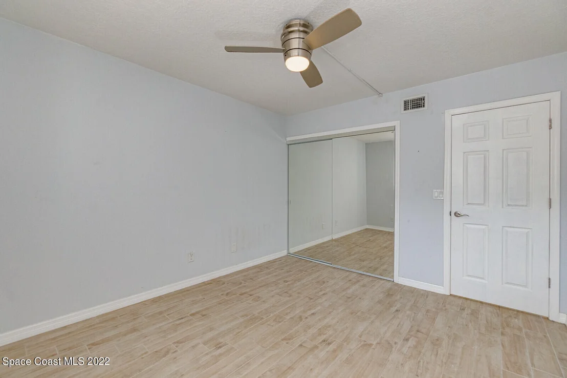 Photo of Unit 110 at 3901 Dixie Highway NE