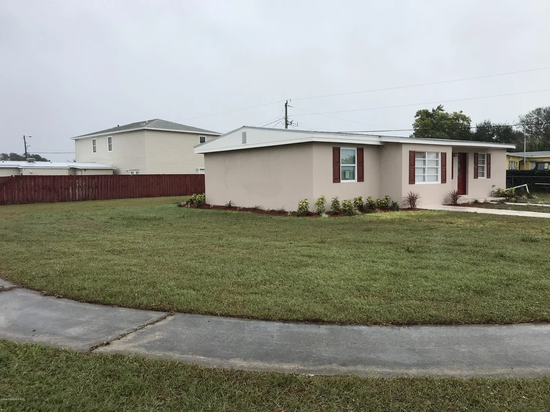 Photo of 3201 Ideal Avenue NE