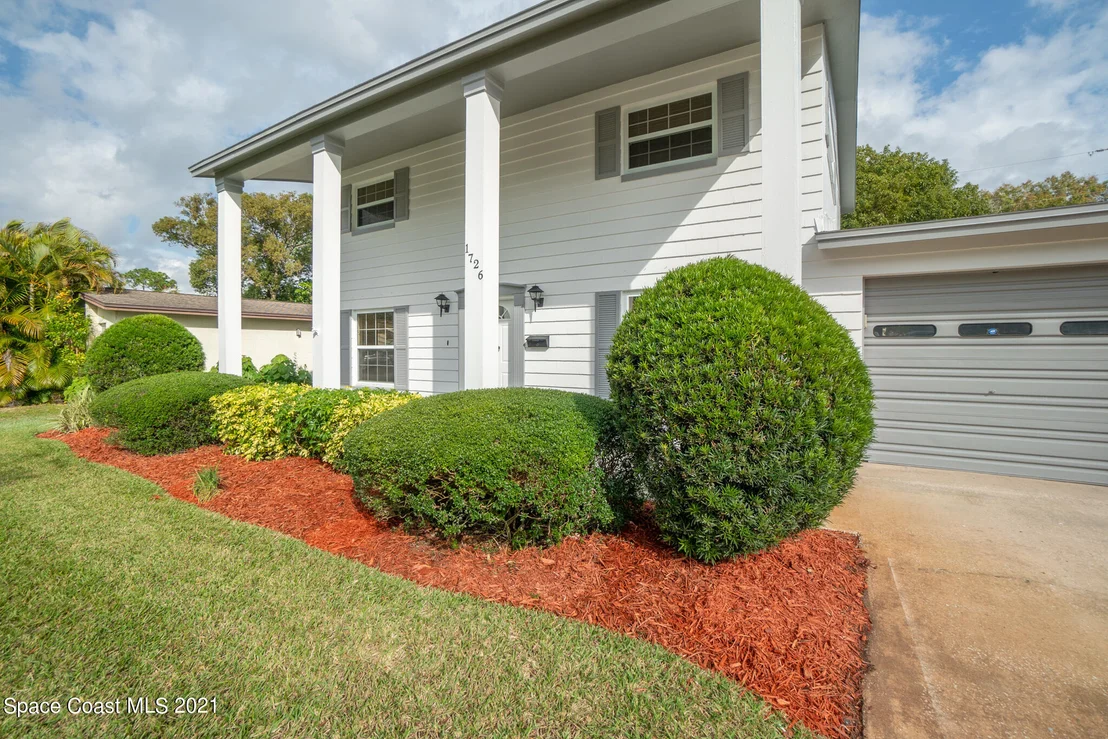 Photo of 1726 Golfview Drive