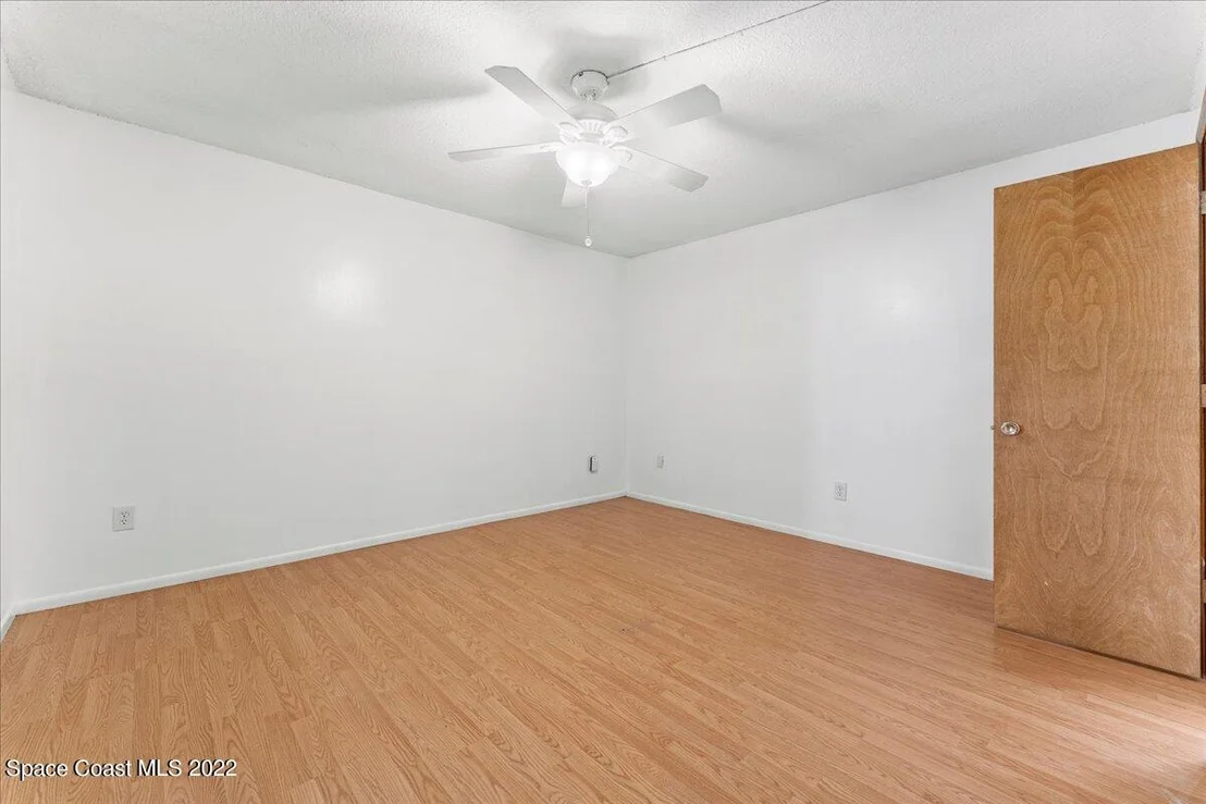 Photo of 3274 Edgewood Drive NE