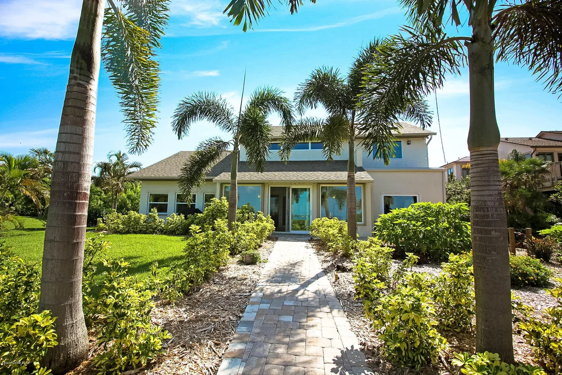 Photo of 5870 Riverside Drive