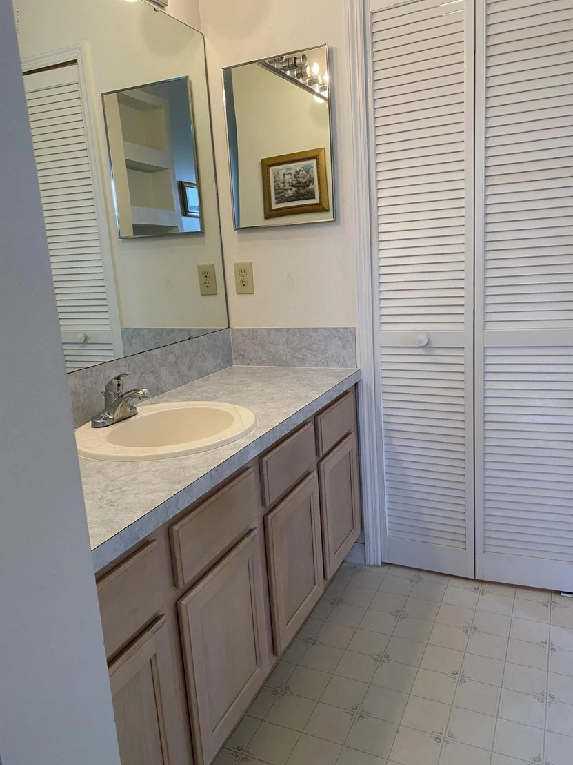 Photo of 3379 Lake View Circle