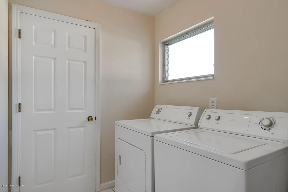 Photo of 1324 Estridge Drive