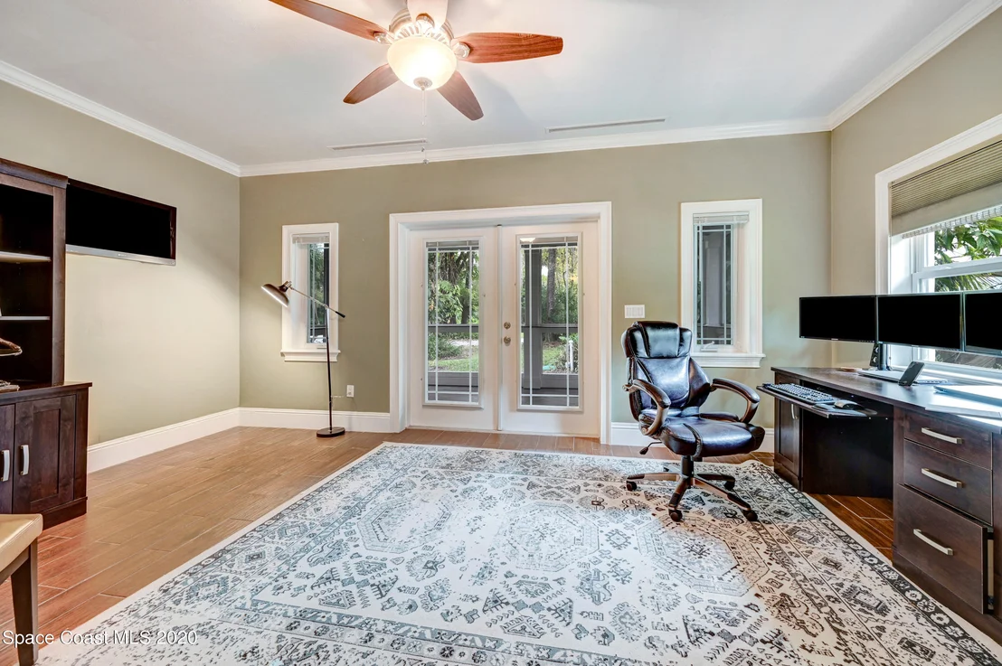 Photo of 6420 South Drive