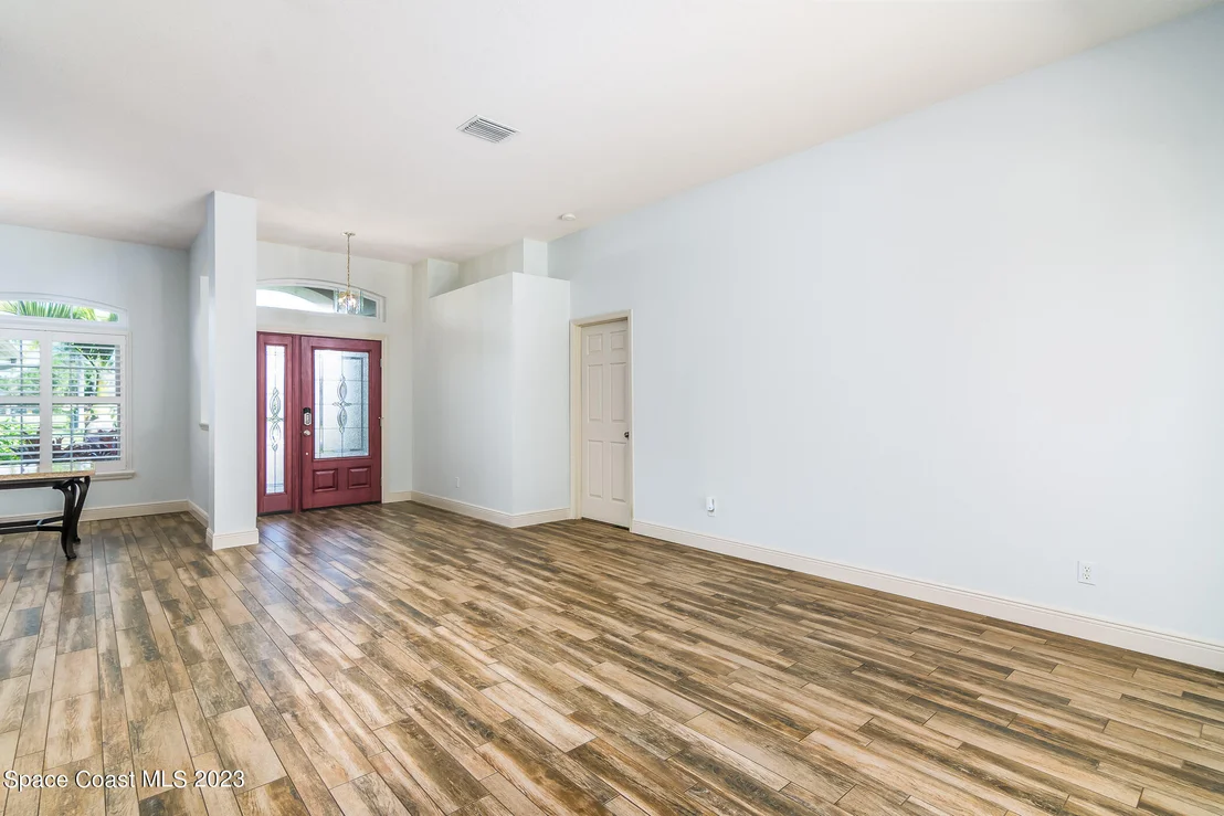 Photo of 6147 Arlington Circle
