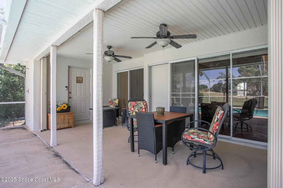 Photo of 2386 Golf Vista Boulevard