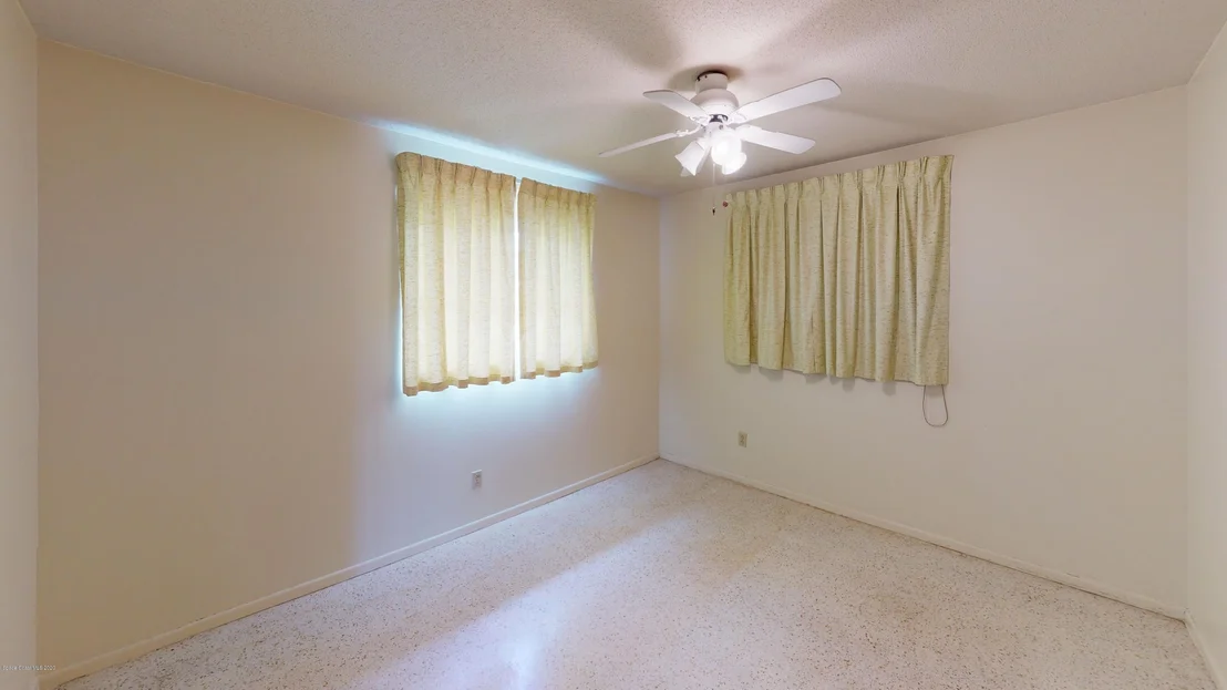 Photo of 566 Ford Circle E