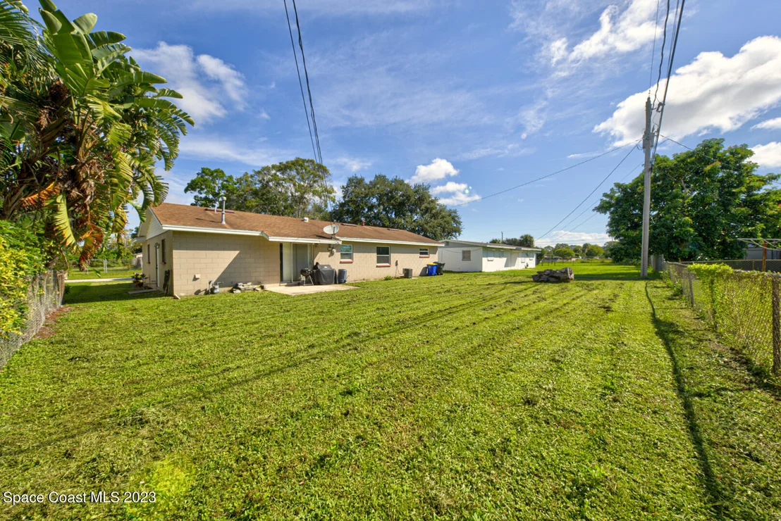 Photo of 1380 Estridge Drive