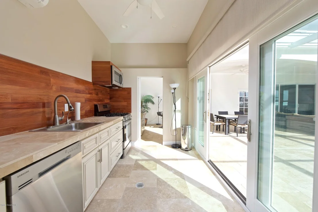 Photo of 538 Lanternback Island Drive
