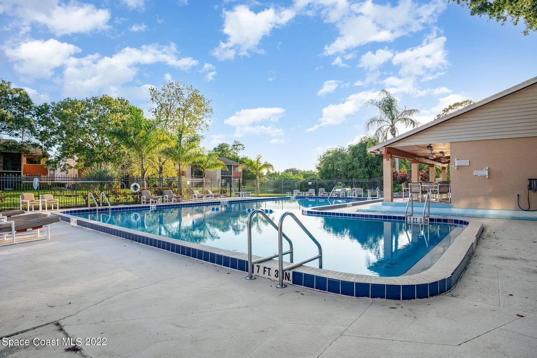 Photo of Unit 921 at 2345 Golf Lake Circle