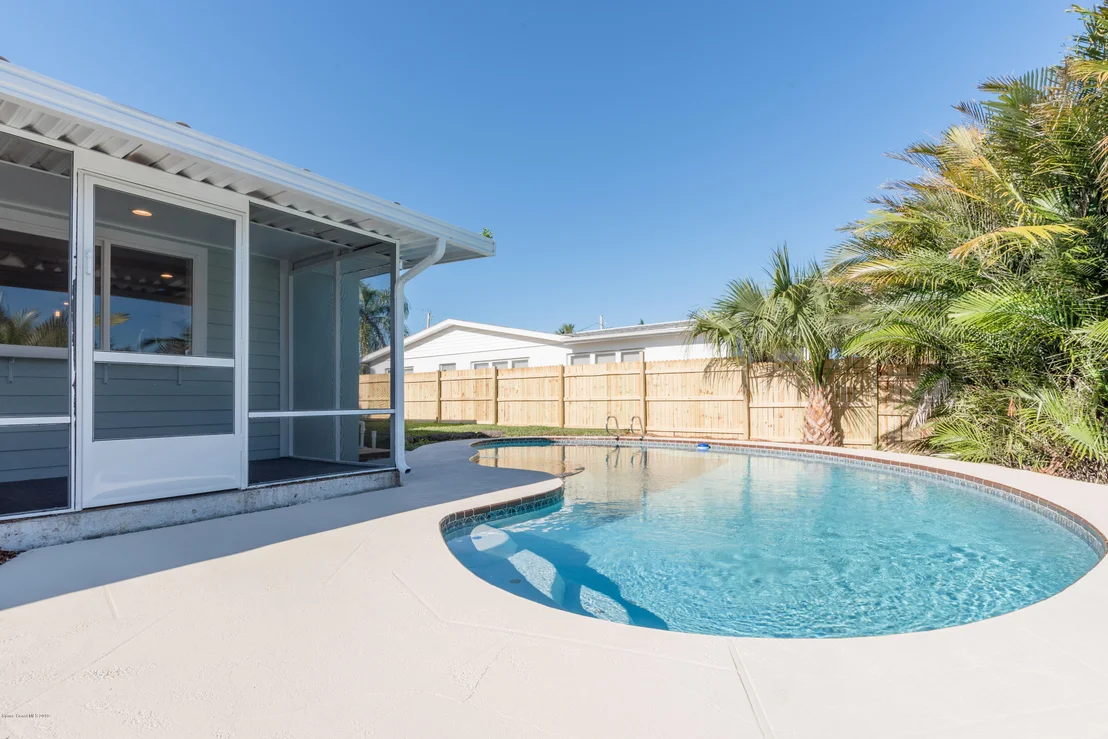 Photo of 405 Cardinal Drive