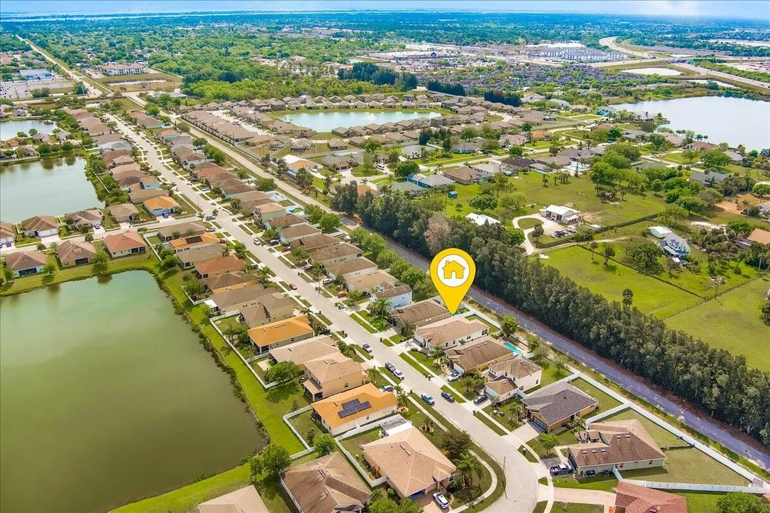 Photo of 2050 Bridgeport Circle