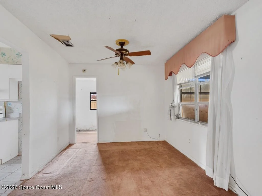 Photo of 1076 Madrid Road