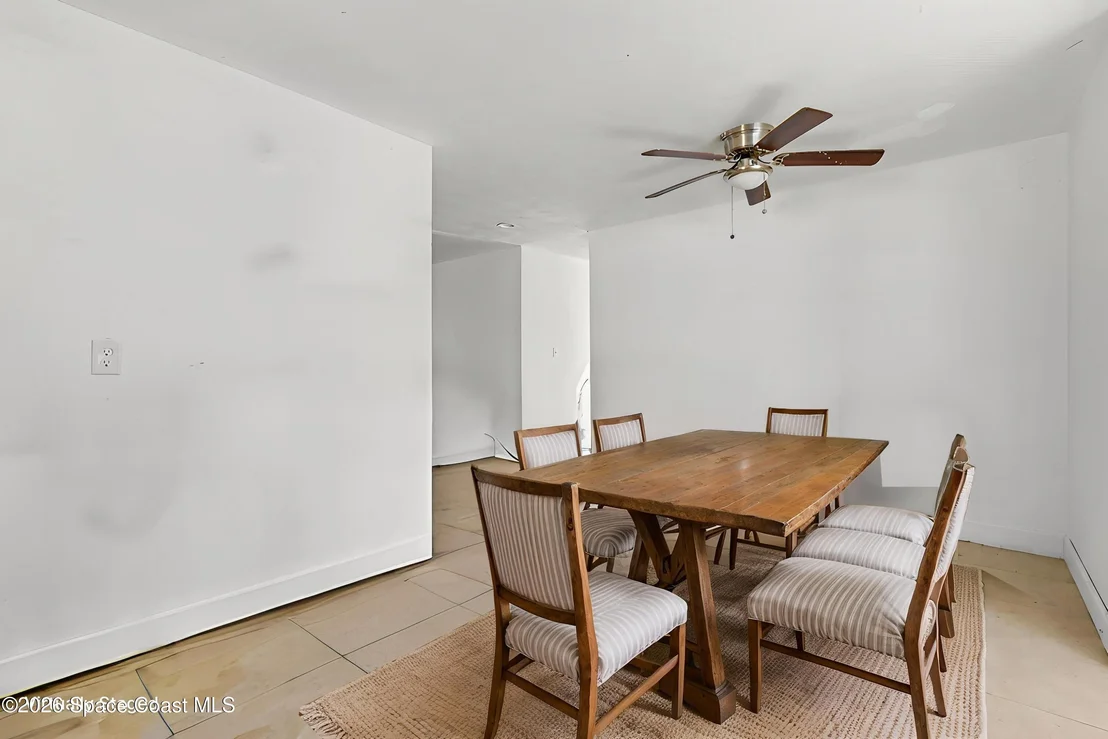 Photo of 819 Almond Boulevard