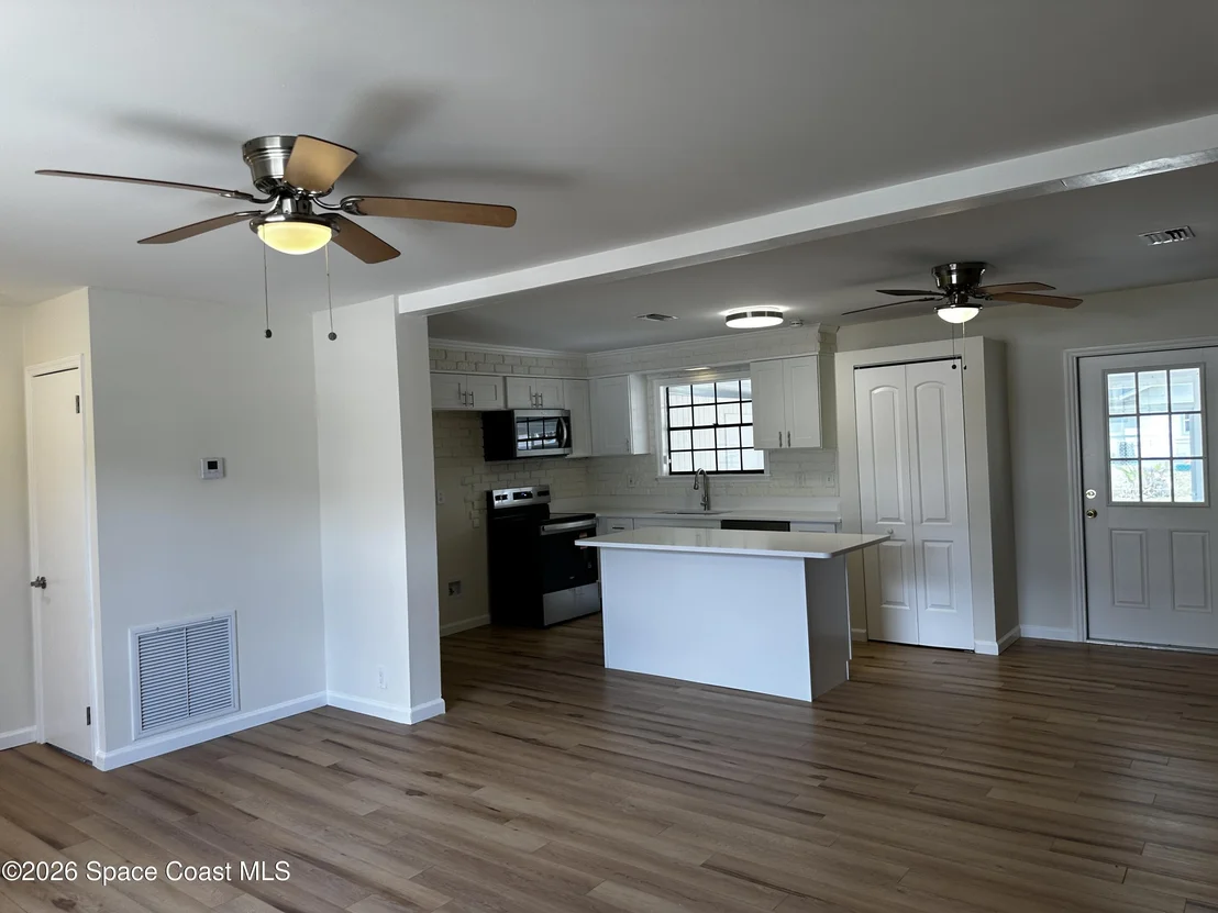 Photo of 6074 Aires Avenue
