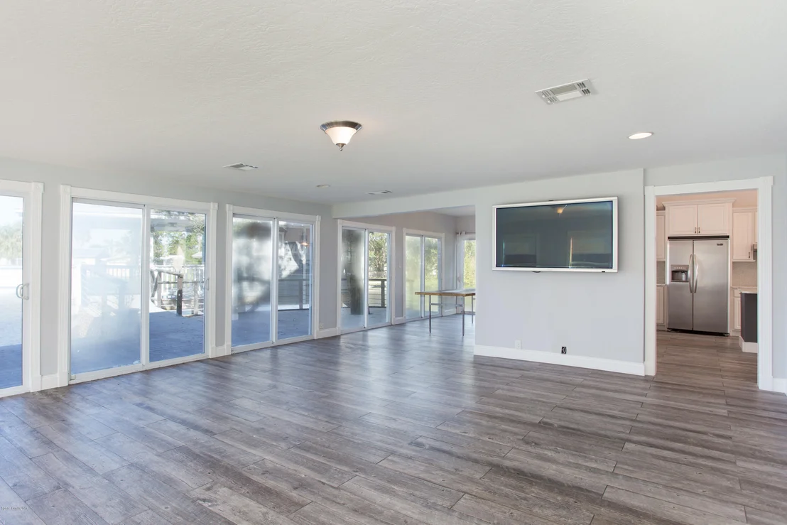 Photo of 834 Cardinal Road