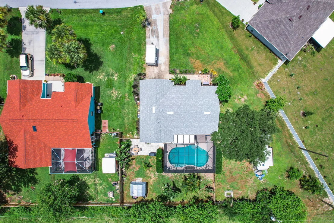 Photo of 909 Lyons Circle NW