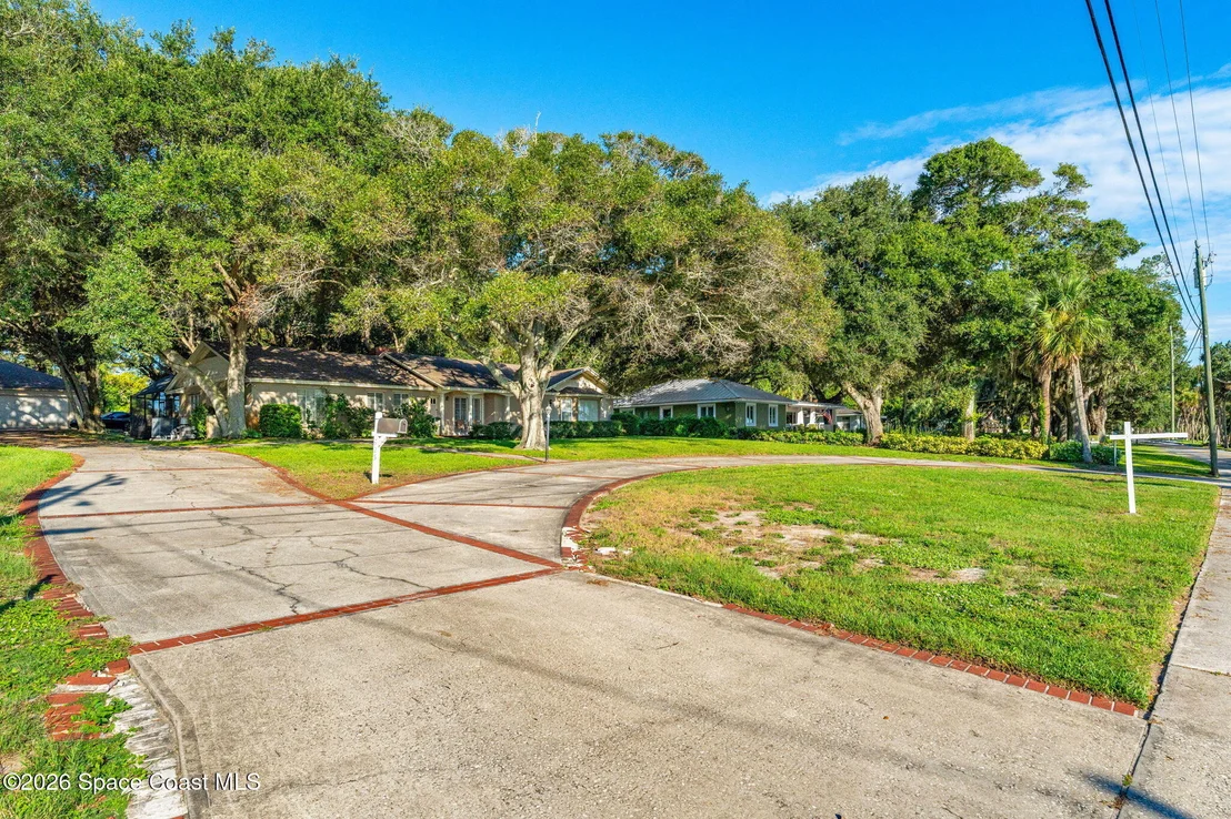 Photo of 925 N Indian River Drive