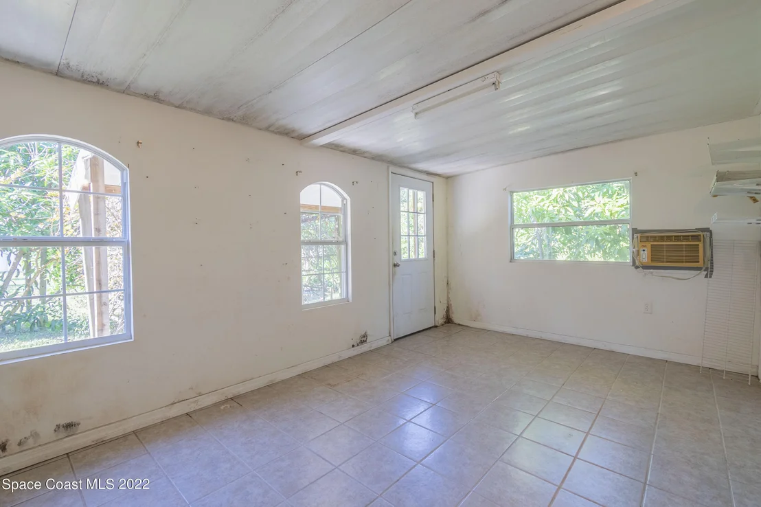Photo of 936 Clayton Drive