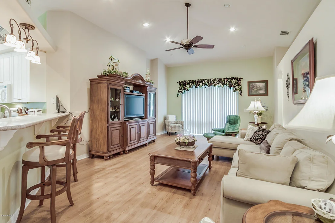 Photo of 6864 Renshaw Drive