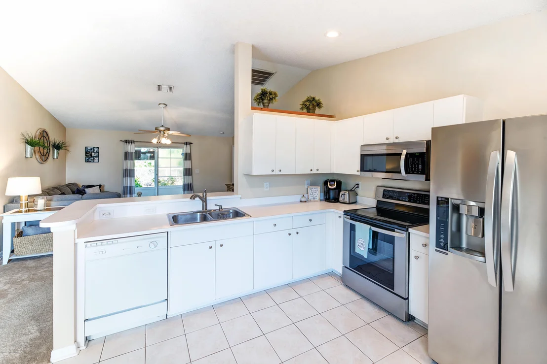 Photo of 977 Villa Drive
