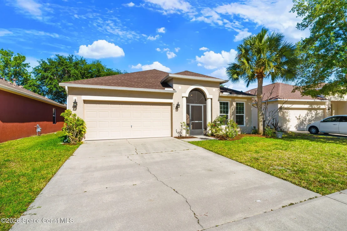 Photo of 851 Benton Drive