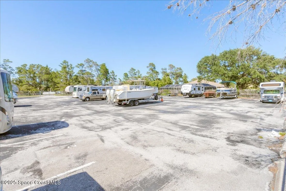 Photo of 1007 Pine Creek Circle NE