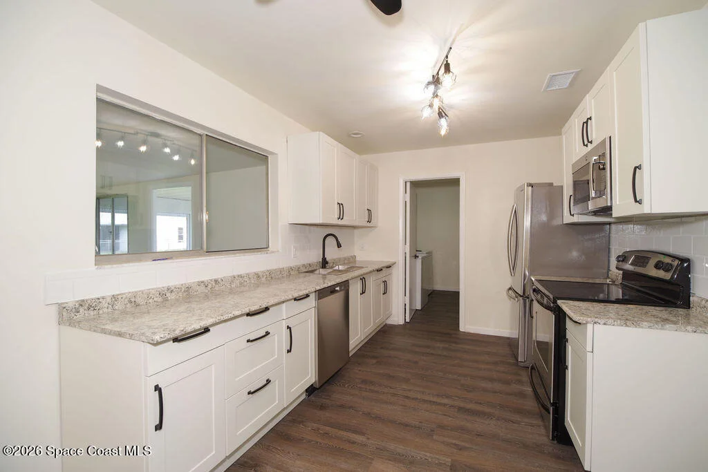 Photo of 653 Atlas Avenue NE