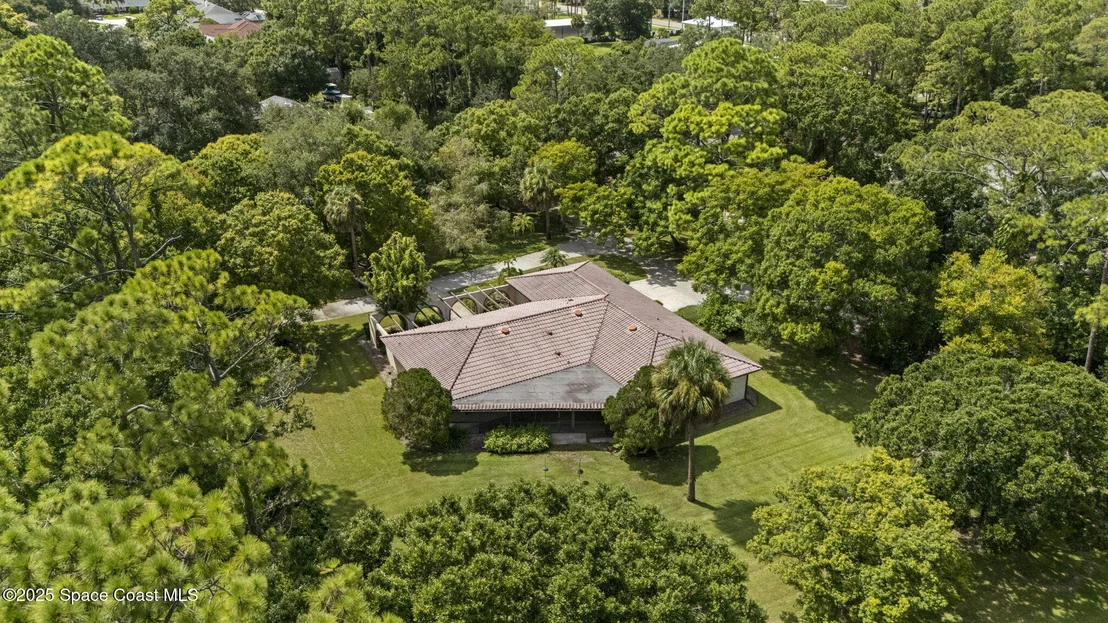 Photo of 1185 Ashlyn Drive