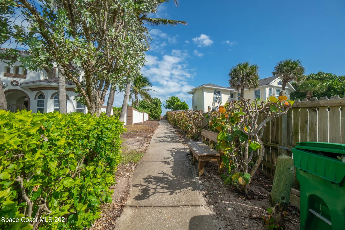 Photo of 5467 Solway Drive