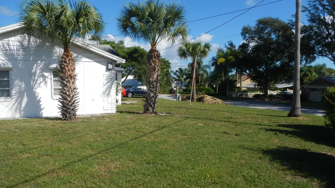 Photo of 860 Indian River Drive