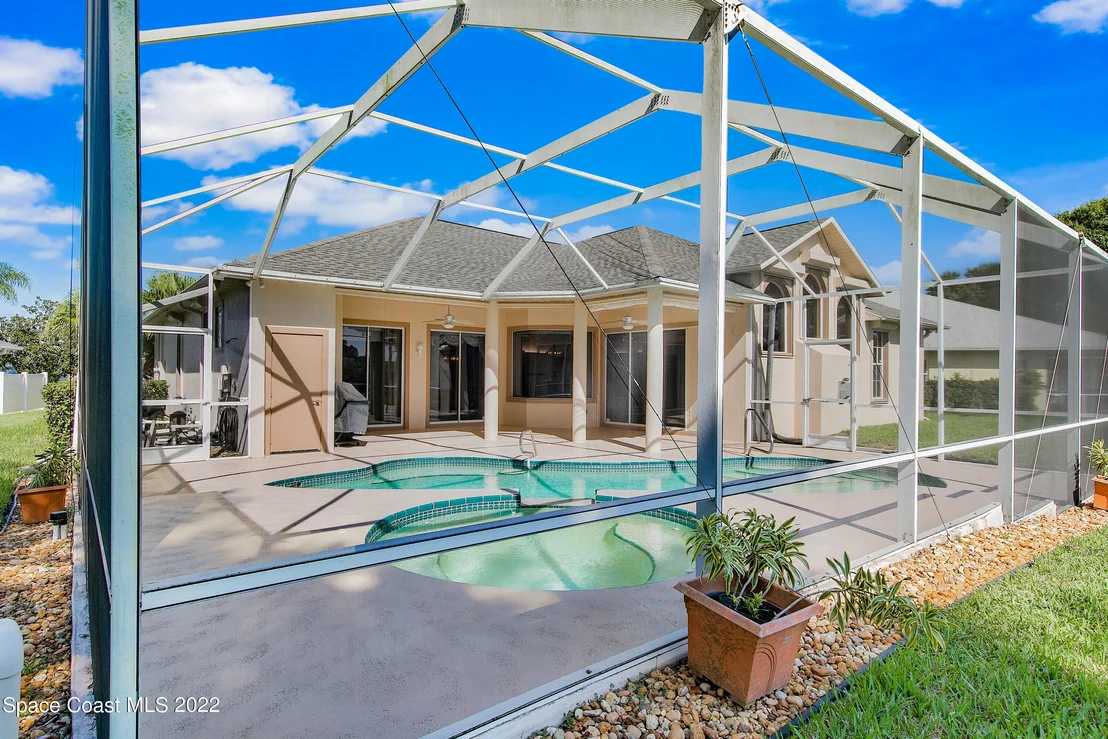 Photo of 974 Wildwood Drive