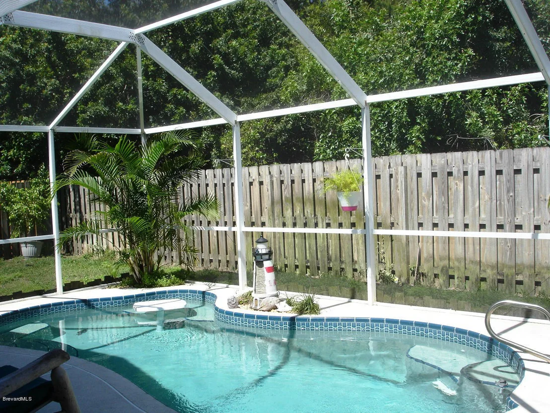 Photo of 975 NE Pine Creek Circle