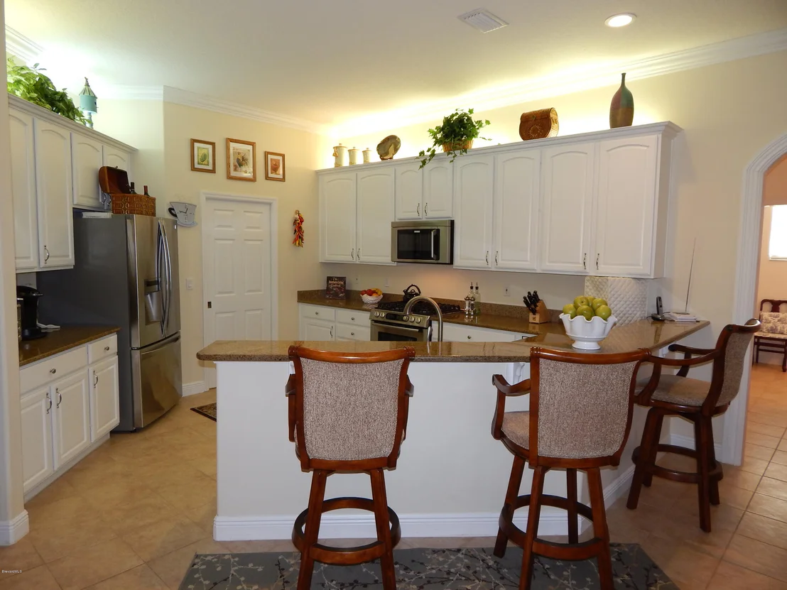 Photo of 211 SE Devlin Court